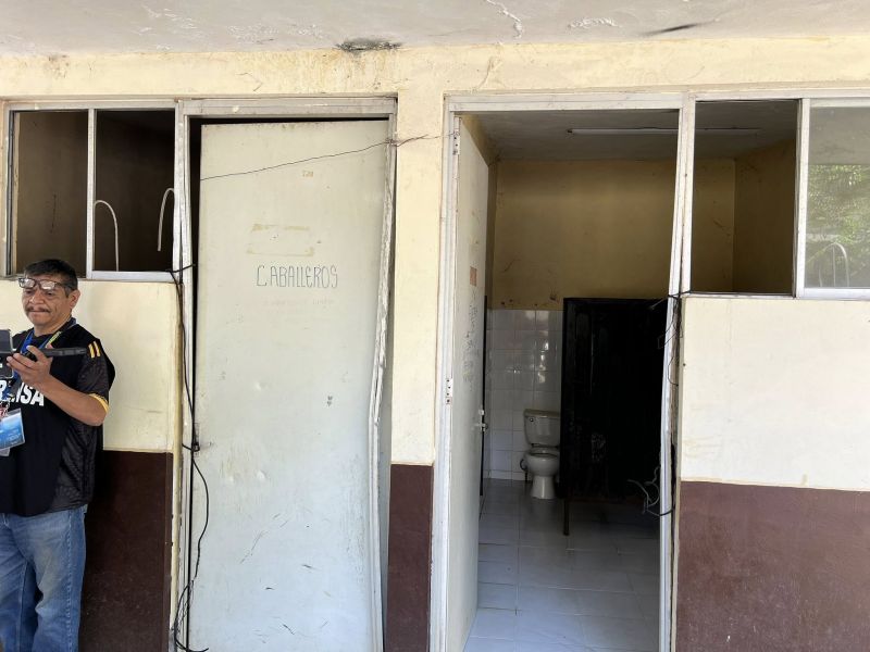 Demolición y construcción de nuevos baños públicos en la Comunidad de Tacuro
